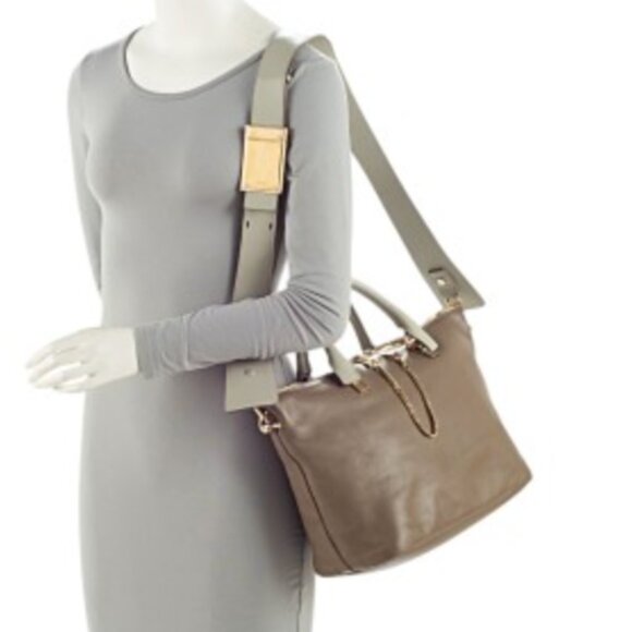 【Chloe】Baylee Shoulder Tote Bag - Picture 2 of 15